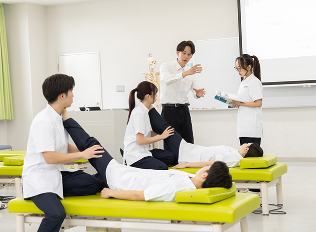 医療の基礎知識を学び、人の暮らしを考える力を養う