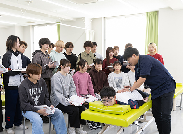 理学療法の基礎を学び、社会人に必要な人間性を磨く