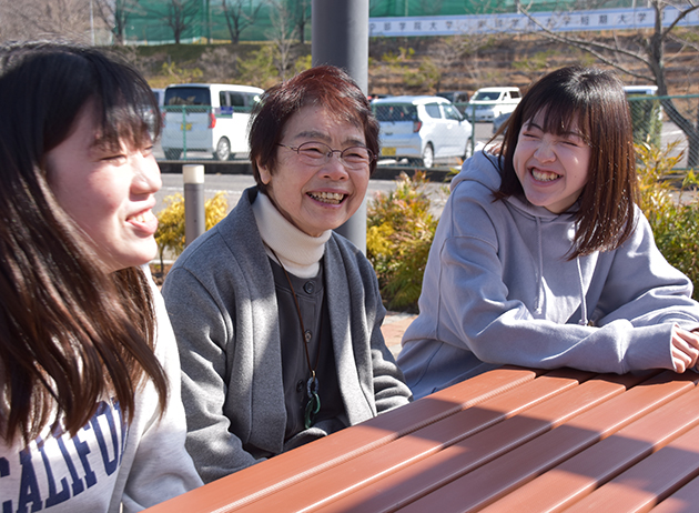 介護の基礎となる知識・技術を身につけます