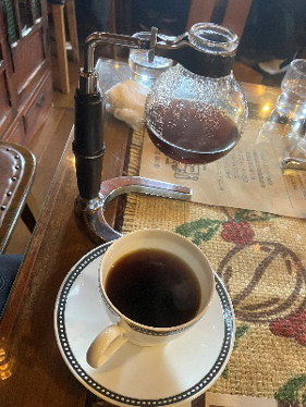 好きな喫茶店の淹れたてのコーヒー