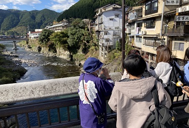 吉田川の風景や水辺の暮らしを見て回りました