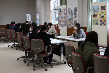 各務原市内の民間保育園、子ども園の学内説明会